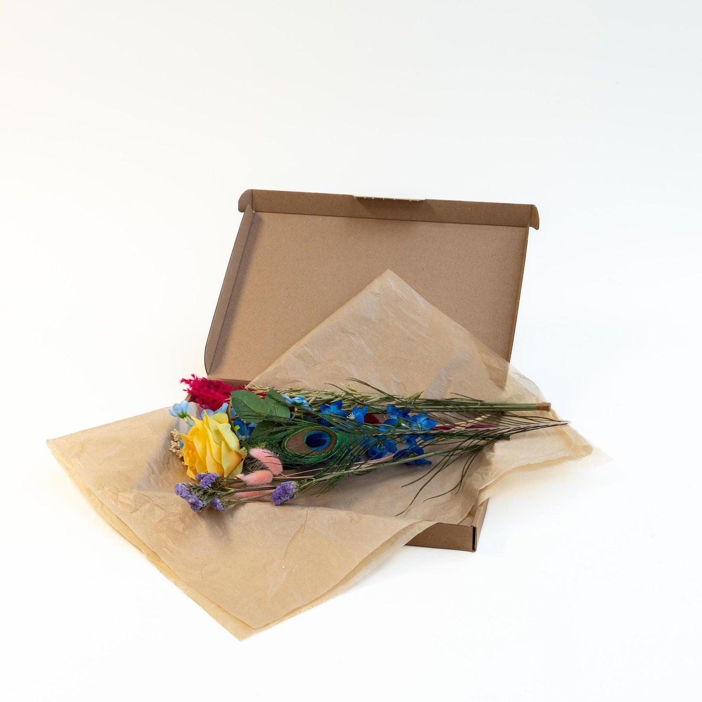 Brievenbus Kleurrijk | Gedroogde en zijden bloemen in kleurrijke kleuren | 35cm lengte