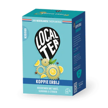 Koppie Erbij – Opwekkende kruidenthee Theezakjes verpakking met lokale ingrediënten en frisse citroenen.