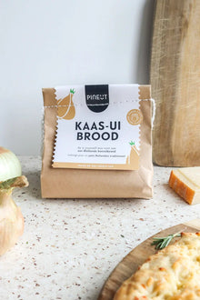 PINEUT BORRELBROOD KAAS-UIEN BROOD