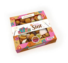 Snoeppakket Groeten van de Sint, een feestelijke mix van Sinterklaas lekkernijen in vrolijke verpakking, 376 gram.