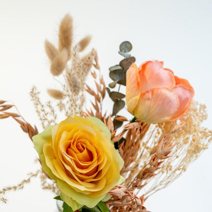Brievenbus Zonneschijn | Gedroogde en zijden bloemen in gele en natuurlijke kleuren | 35cm lengte