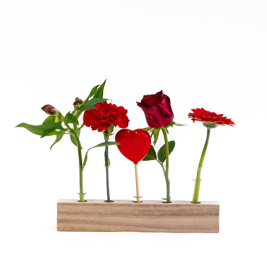 Brievenbus Houten standaard & Rode Bloemen | 25,5 cm breed x 35 cm hoog
